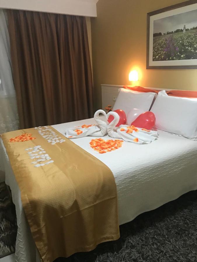Hotel Nais Durrës Kültér fotó