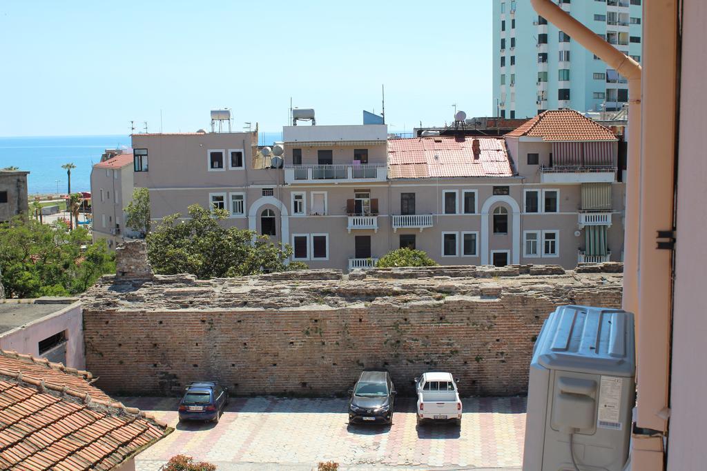 Hotel Nais Durrës Kültér fotó