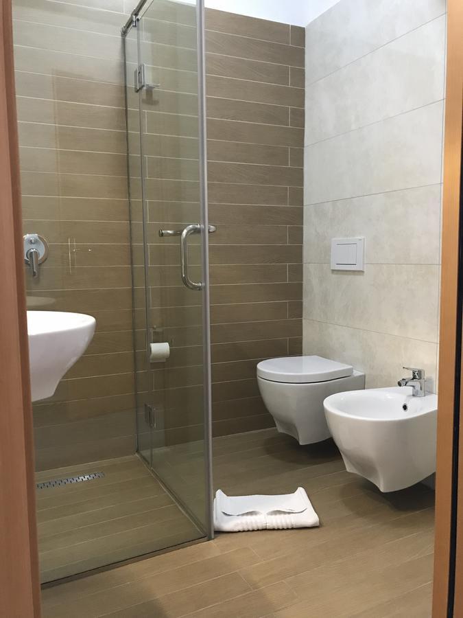 Hotel Nais Durrës Kültér fotó